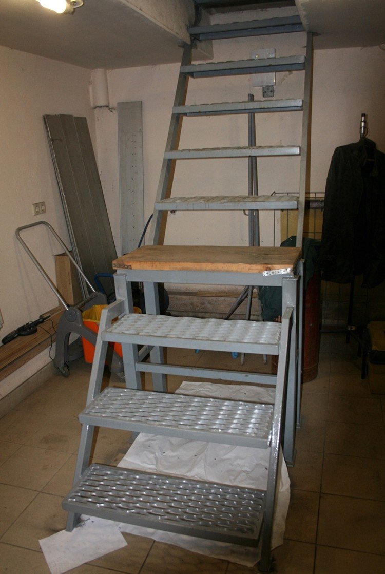 Лестница в погреб