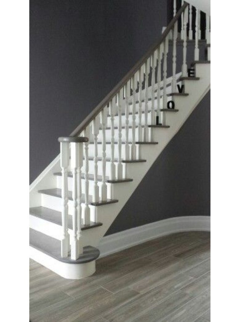 Лестница серо белая
