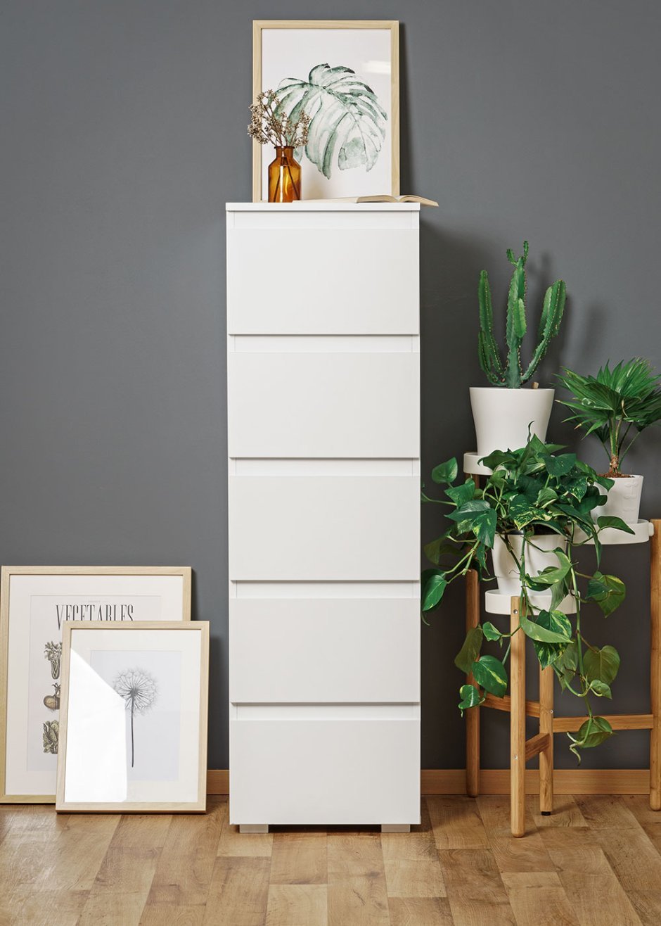 Узкая тумбочка в ванную