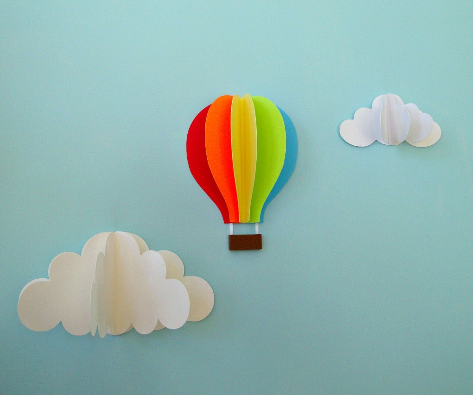 Как сделать воздушный цвет. Аппликация воздушный шар. Воздушные шары из цветной бумаги. Объемный воздушный шар. Поделка воздушный шар из бумаги.