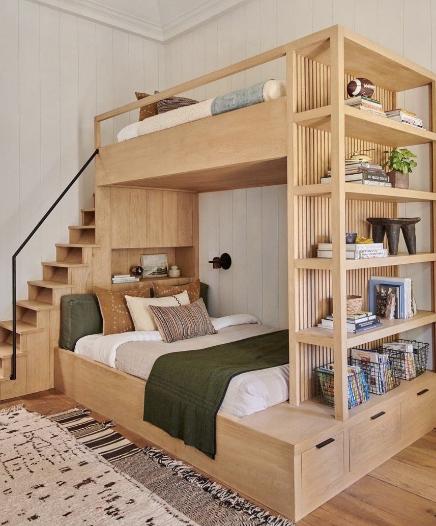 Комната с двухэтажной кроватью