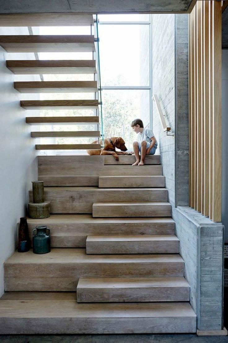 Лестница из камня в современном стиле