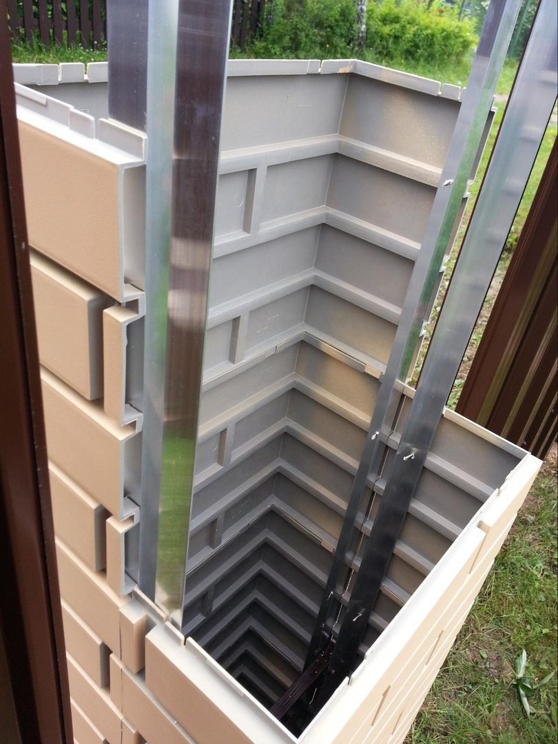 Имитация кирпичных столбов