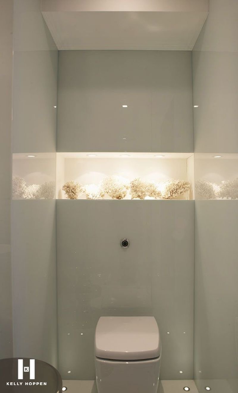 Водонагреватель над унитазом