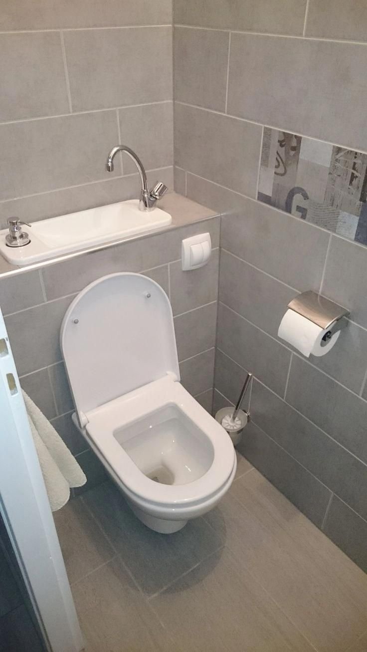 Интерьер туалета маленького