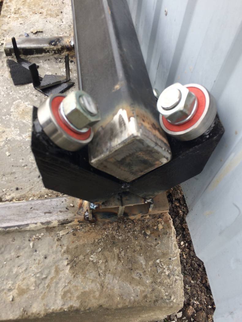 Откатные ворота на 207 подшипниках