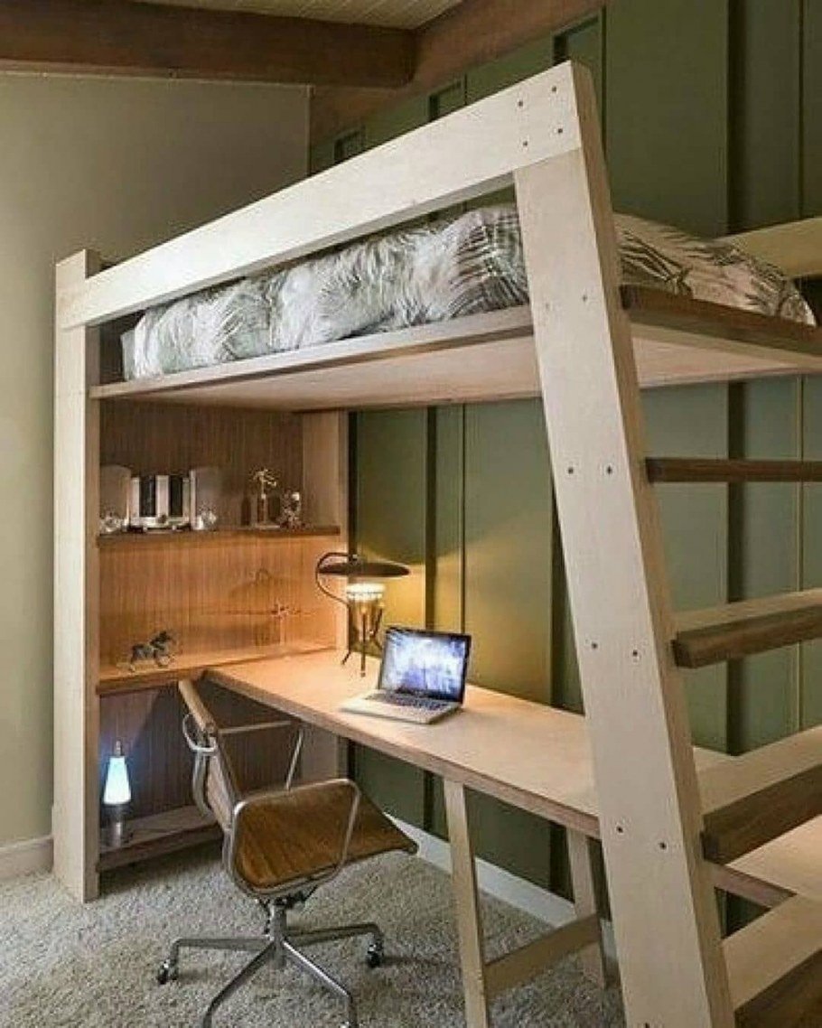 Двухэтажная кровать со столом внизу