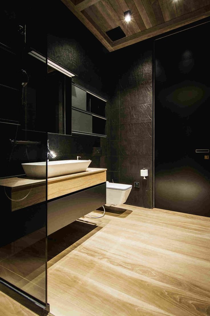 Ванная черная с деревом