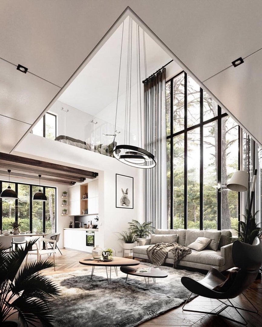 Интерьер с высокими потолками