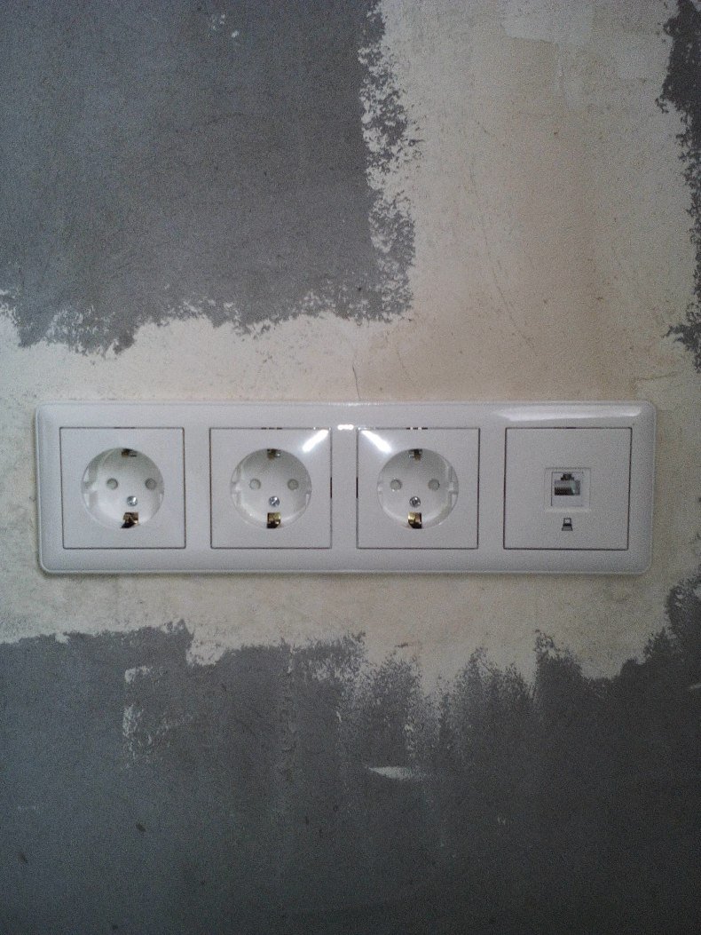 Блок розеток на 3 розетки для скрытой проводки