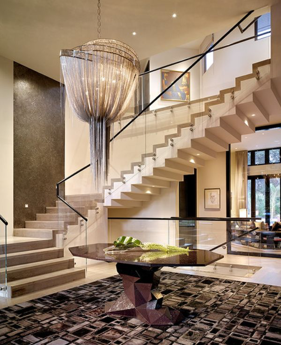 Лестница в интерьере дома