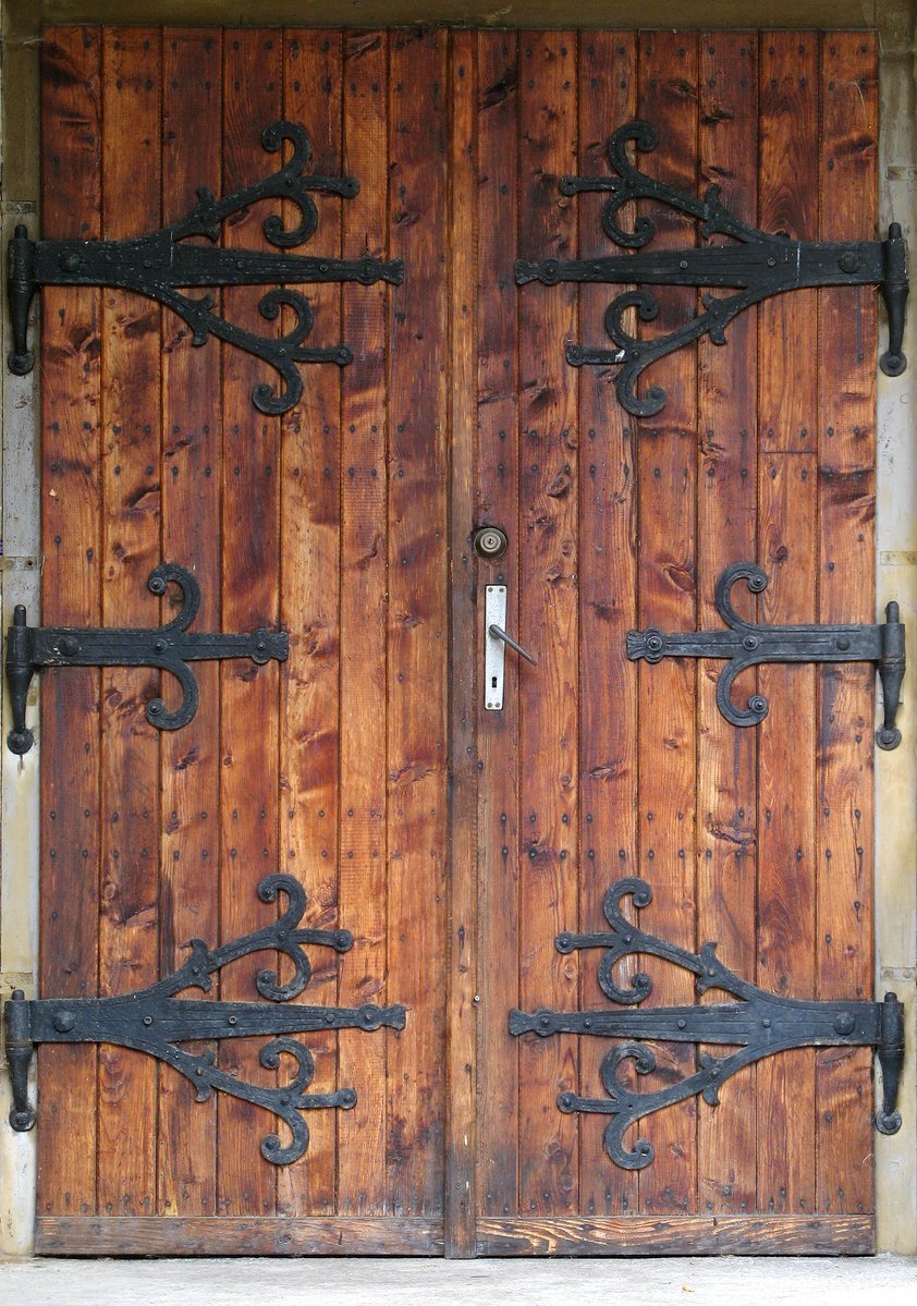 Средневековые дверные петли