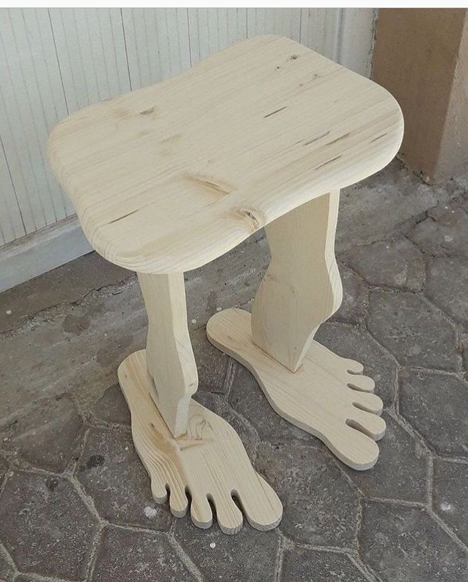 Табуретка из спила дерева