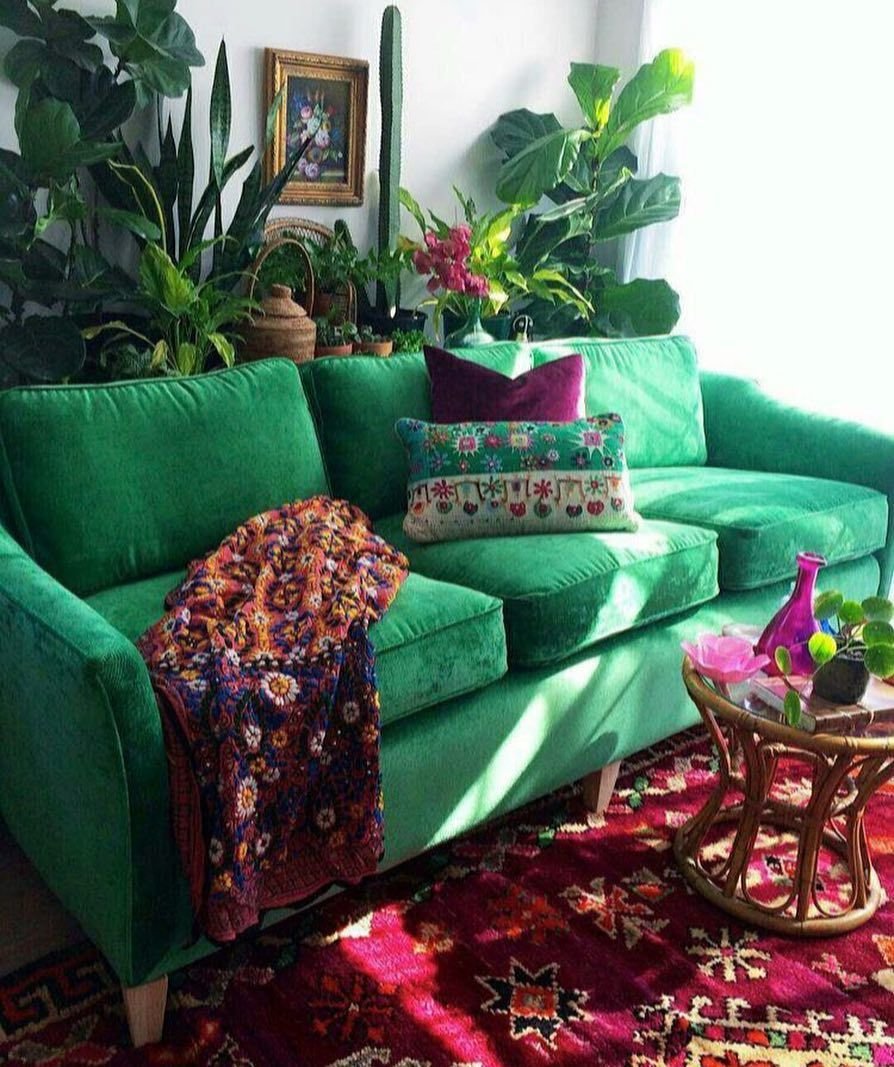 Ковер к зеленому дивану