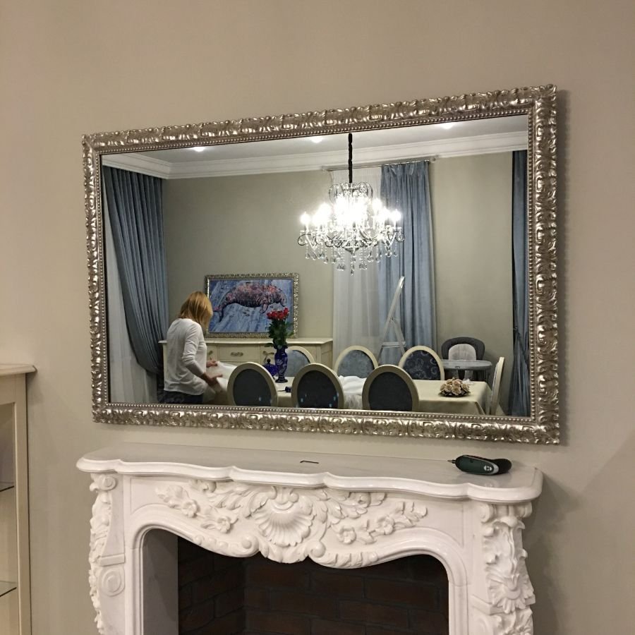 Большое зеркало в багете