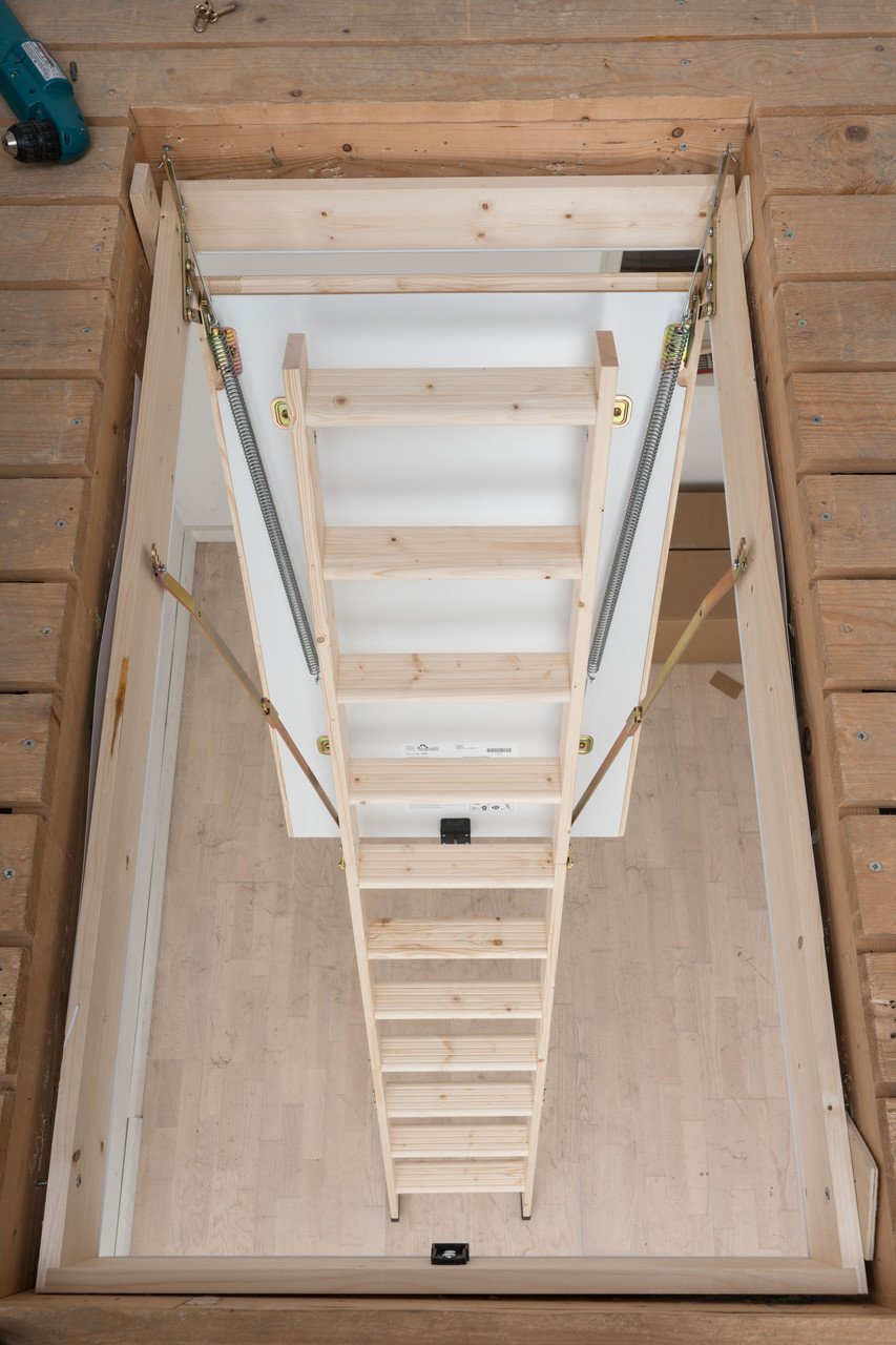 Телескопическая лестница на чердак с люком