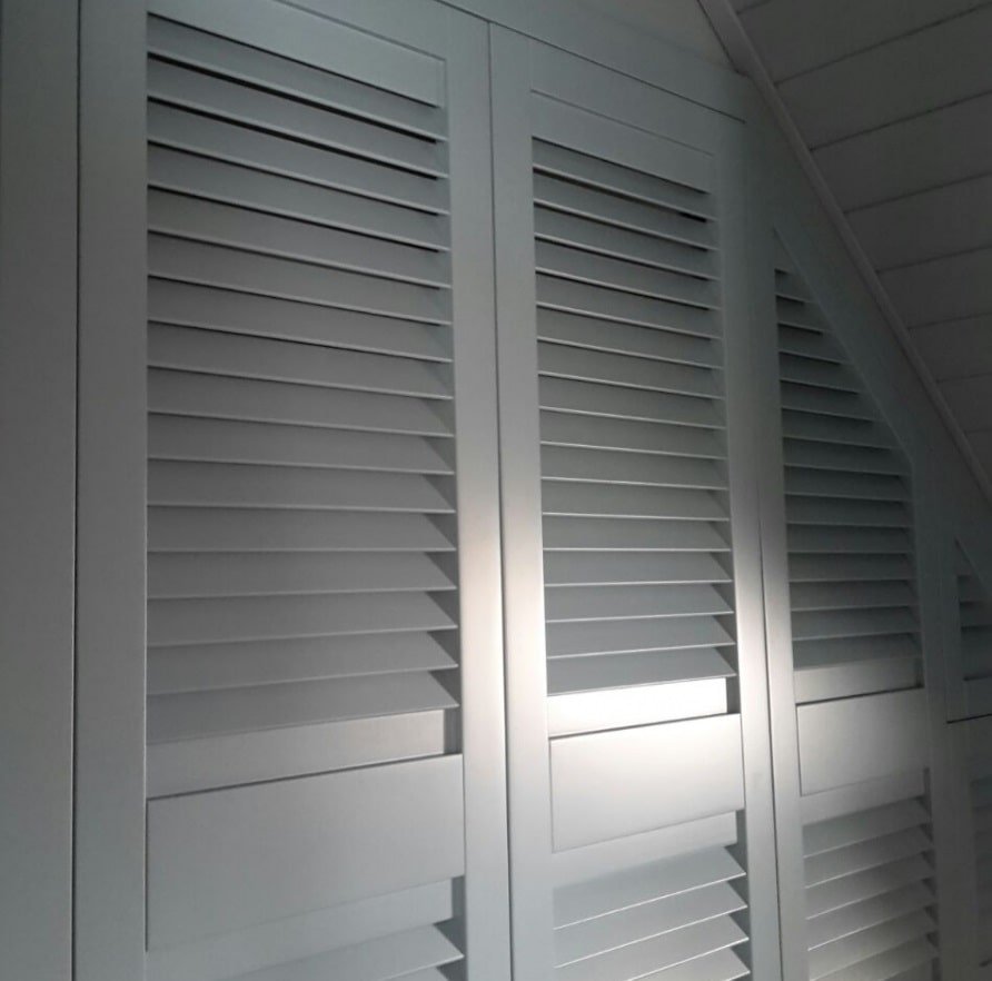 Зеленый носорог жалюзийные двери