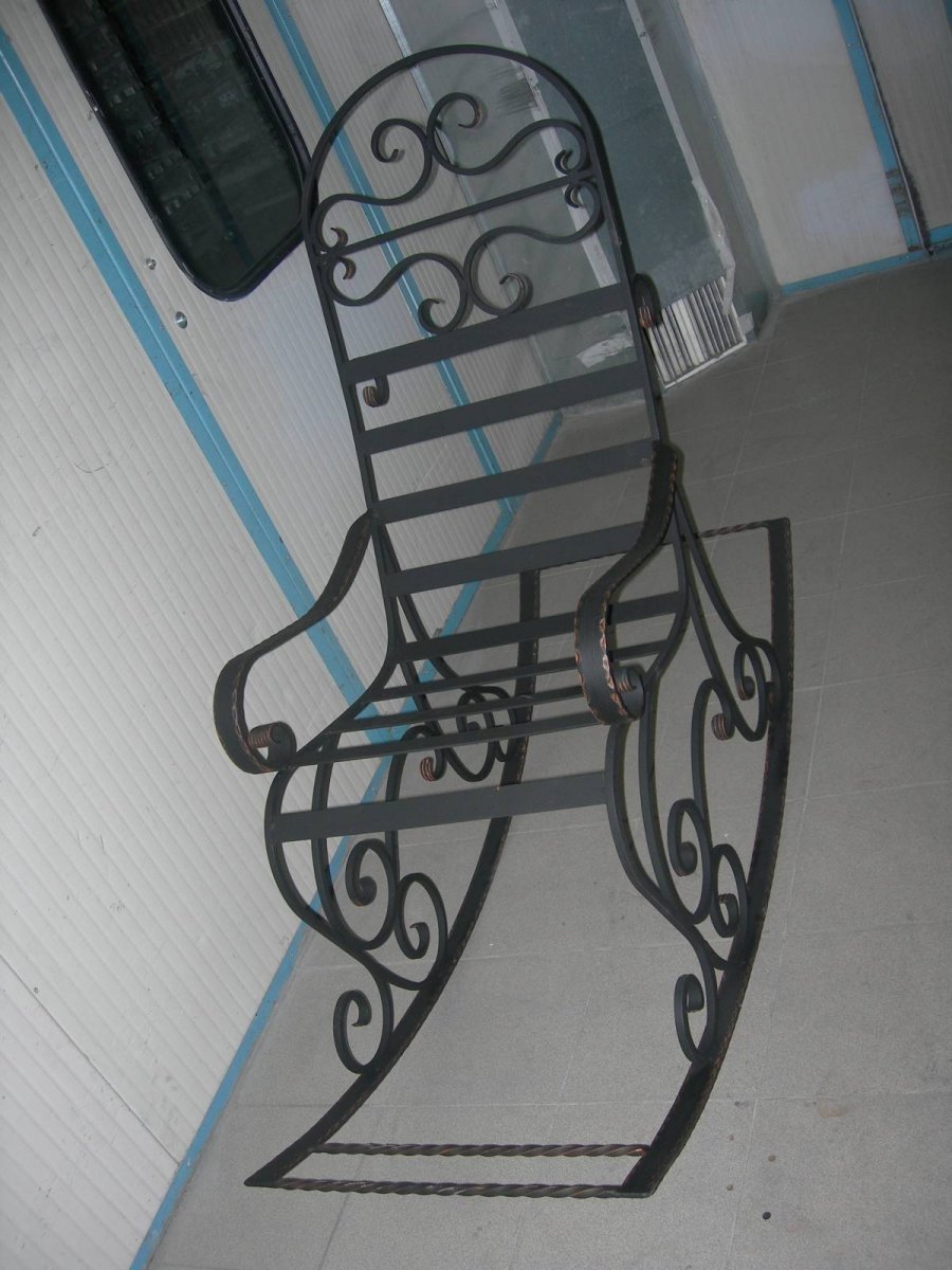 "Кресло-качалка Лонден из металла"