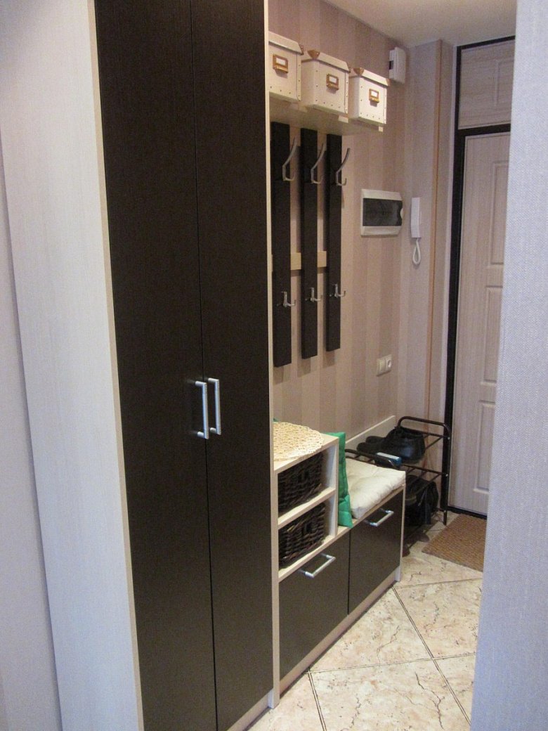 Узкая прихожая