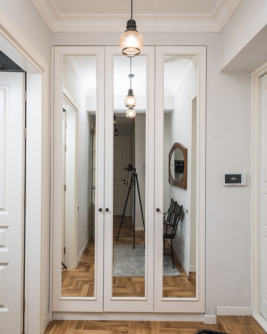 Встроенные маленькие шкафы