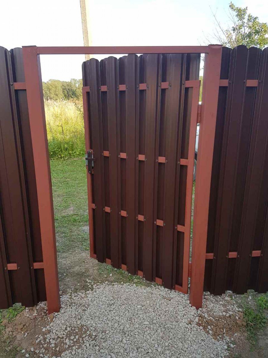 Калитка для забора из евроштакетника