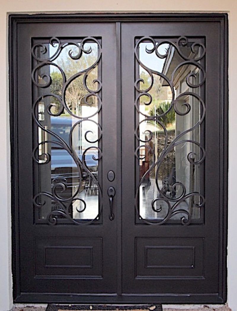 Входные кованые двери в Хасавюрте