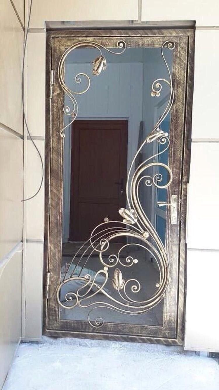 Дверь входная Гардиан бронированная со стеклом и ковкой