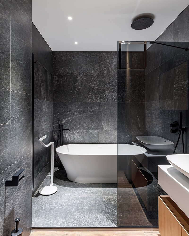 Серый санузел в современном стиле