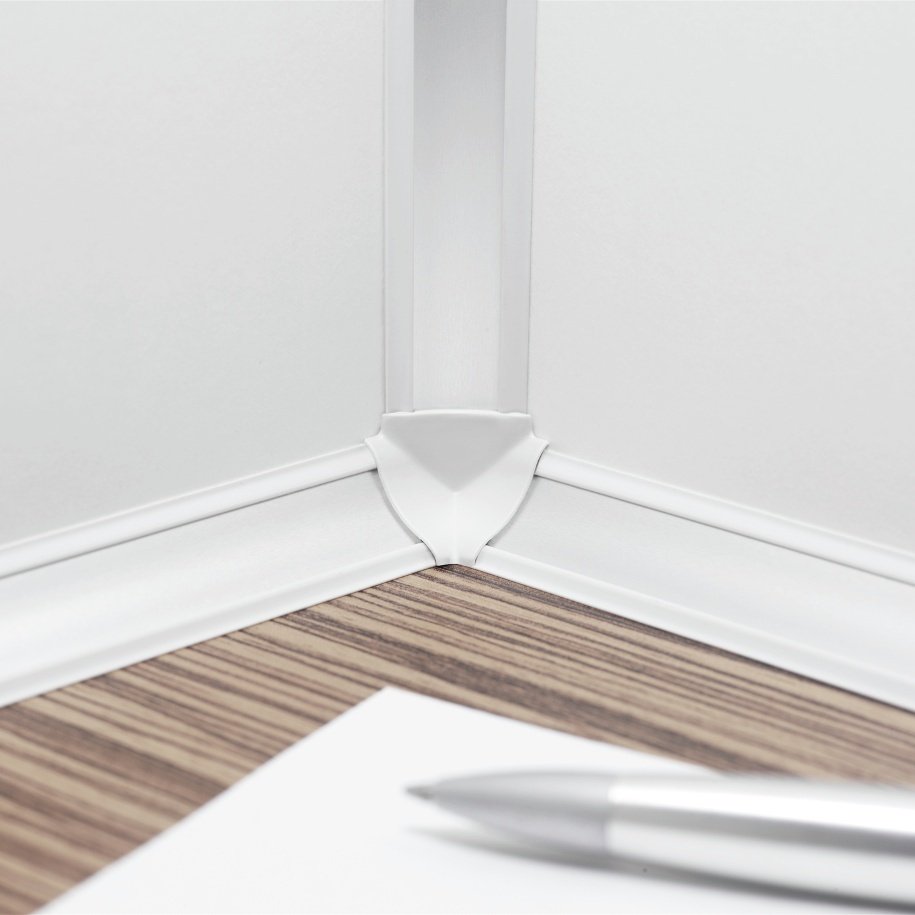 Плинтус Rehau Mini Plus белый