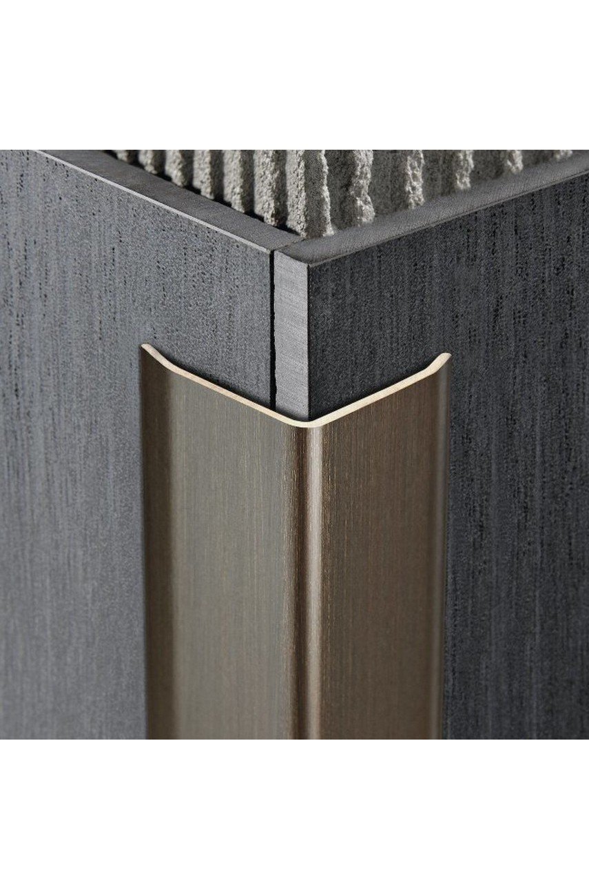 Латунный уголок полированный 25х25 ЛПО-25/25 2,7м