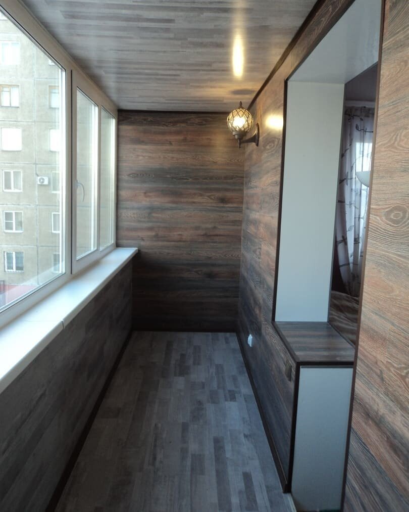 Балкон из ламината