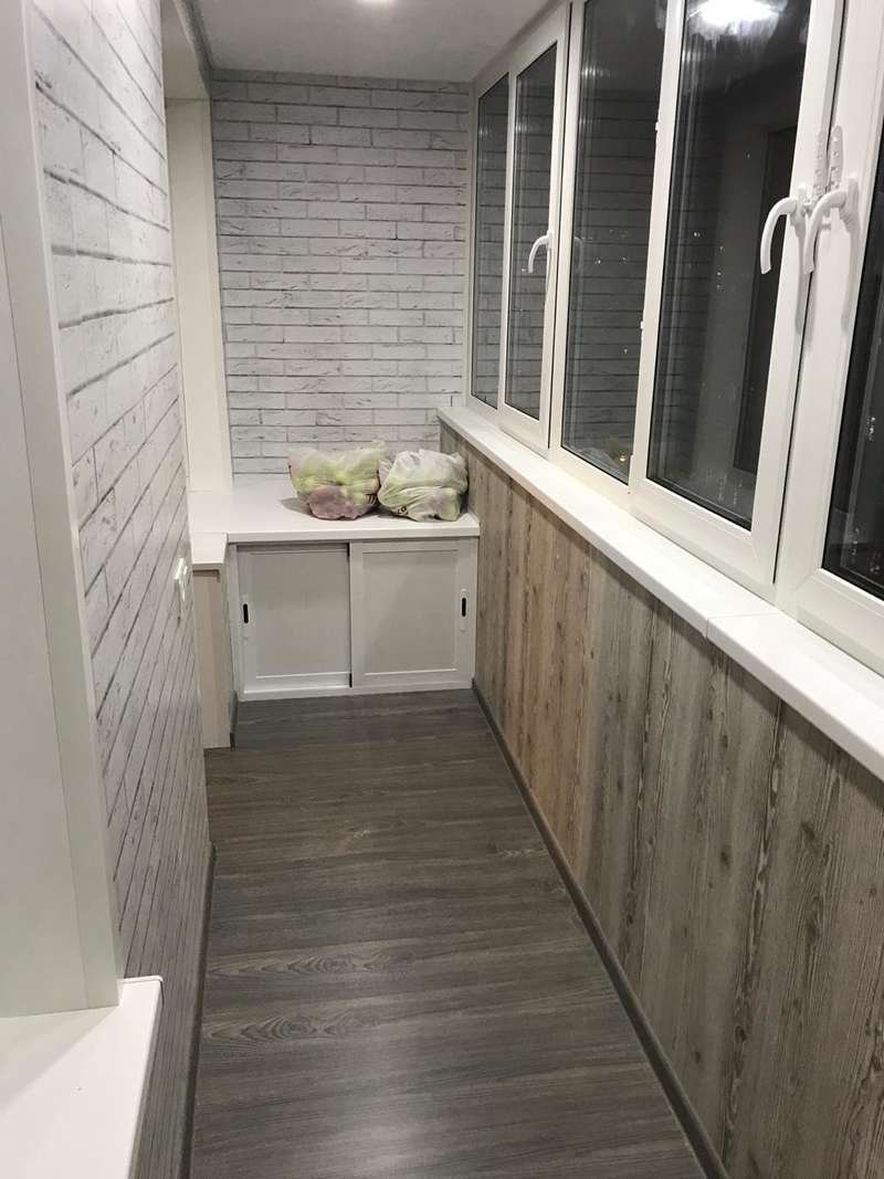 Отделка балкона под дерево