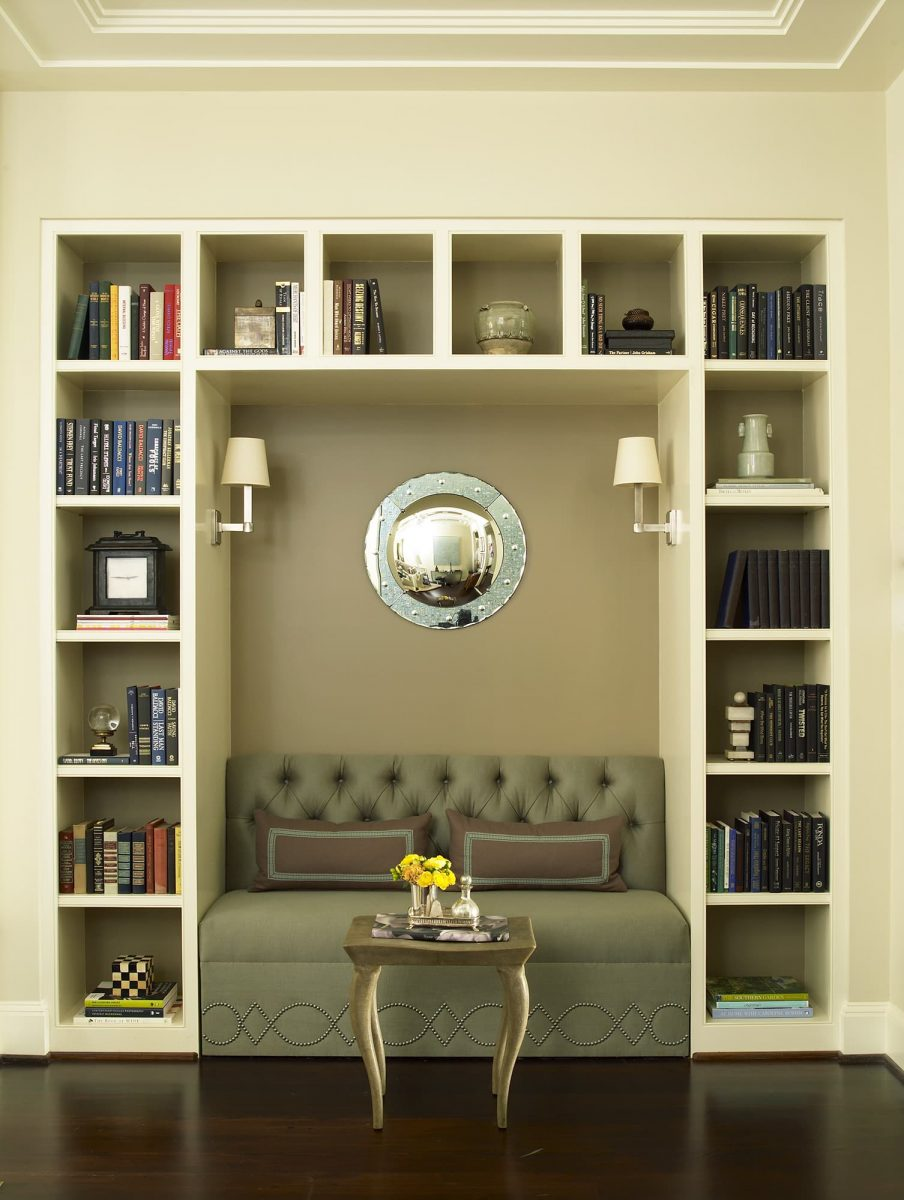 Книжный шкаф в нише