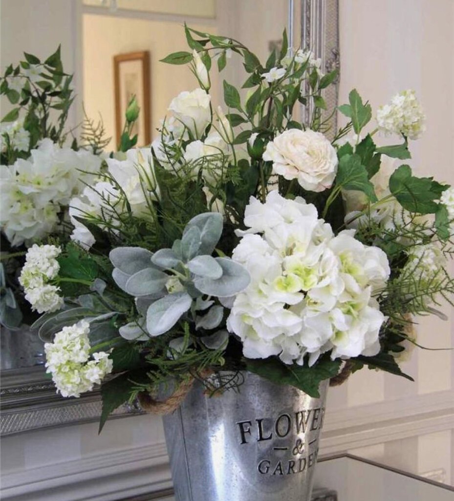 Украшение лестницы в детском саду