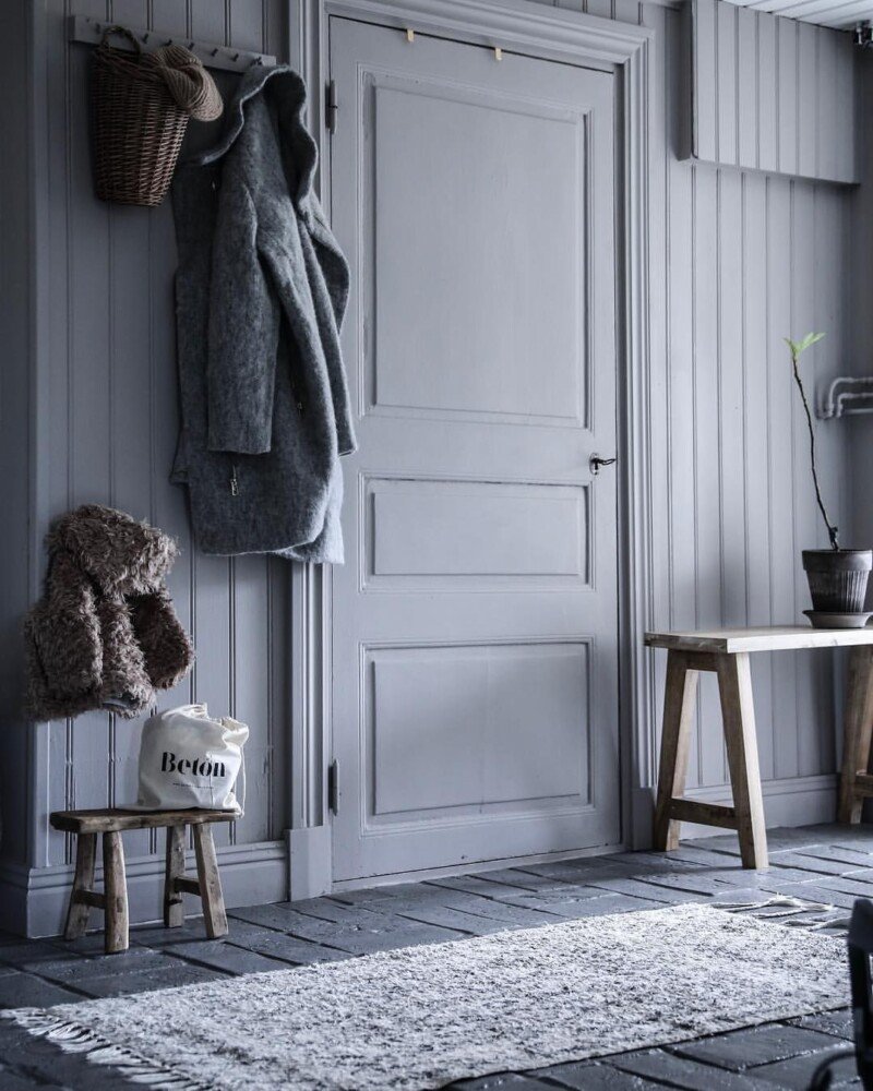 Прихожая в белом цвете