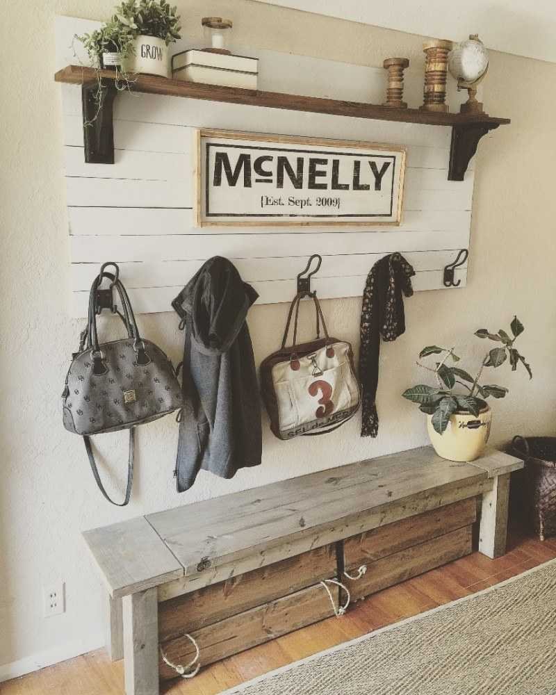 Деревянные вешалки для бани