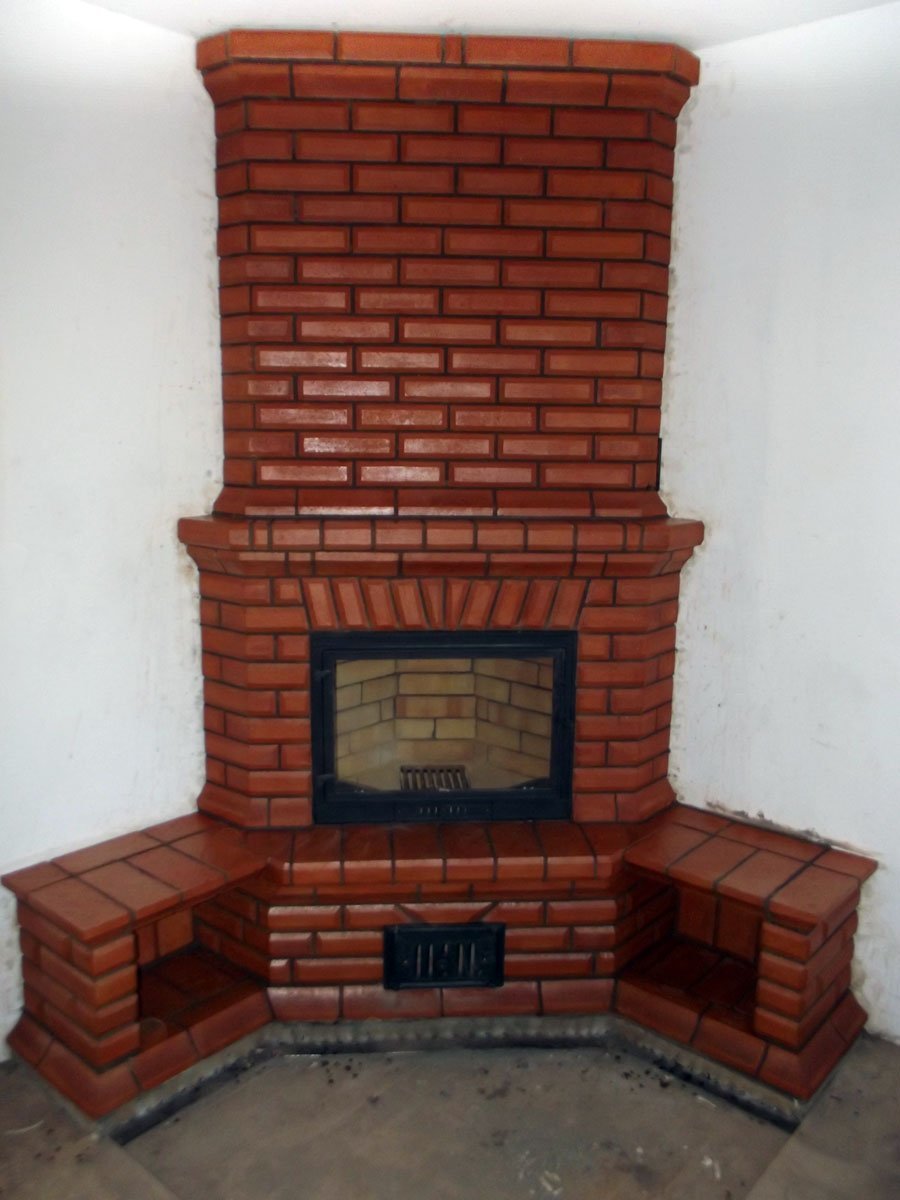 Камин из кирпича Аринберг