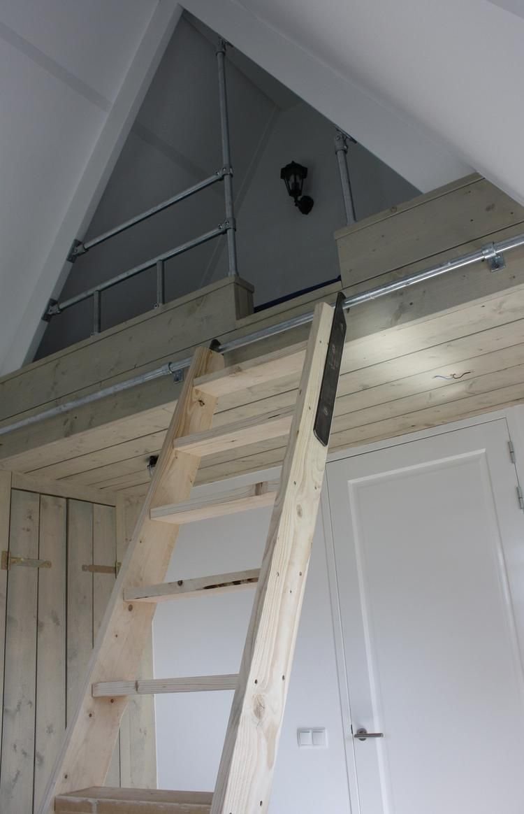 Дверь на чердак