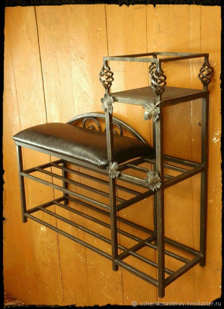 Обувница в прихожую из металлических труб