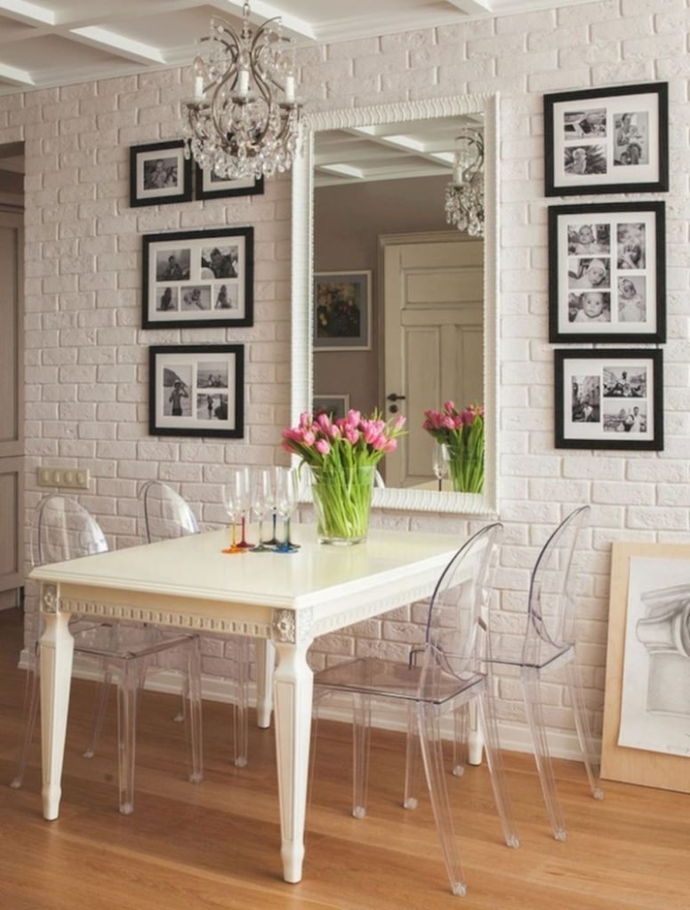 Зеркальное панно в интерьере обеденная зона