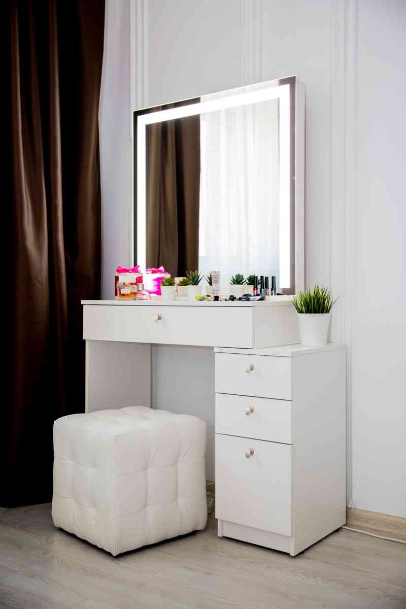 Гримерный столик 80 см