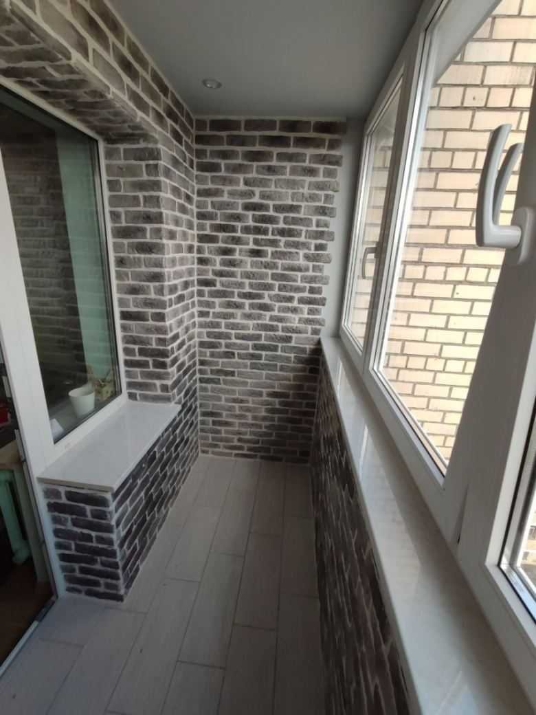 Отделка балкона камнем