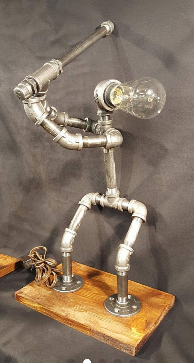 Настольная лампа из фитингов