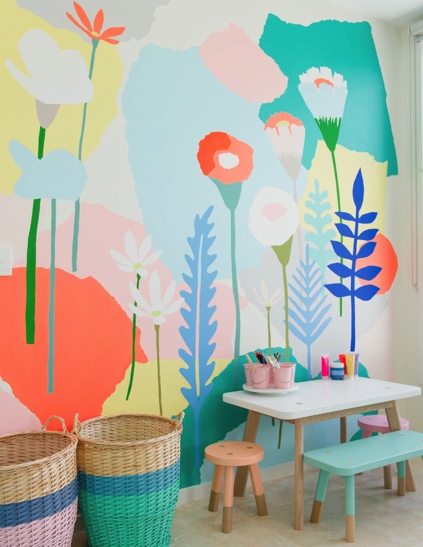 Окрашивание стен в детском саду