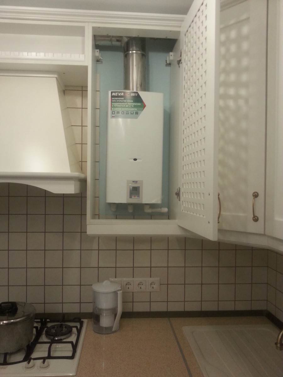 Кухни в хрущёвках с холодильником газовой колонкой 6кв