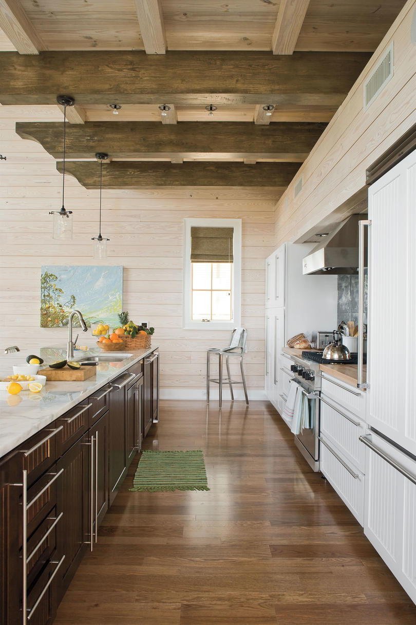 Деревянная вагонка на кухне