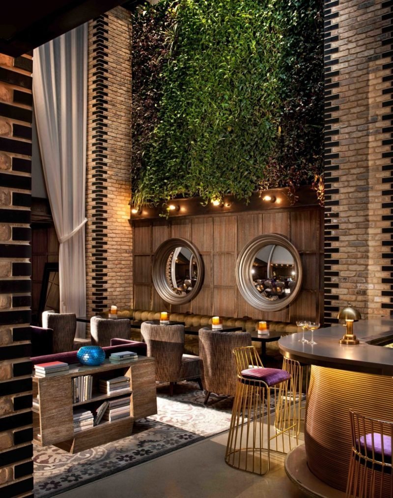 Живопись в интерьере ресторана