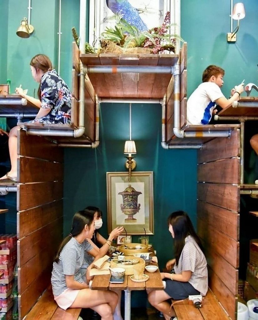 Кафе экономия места