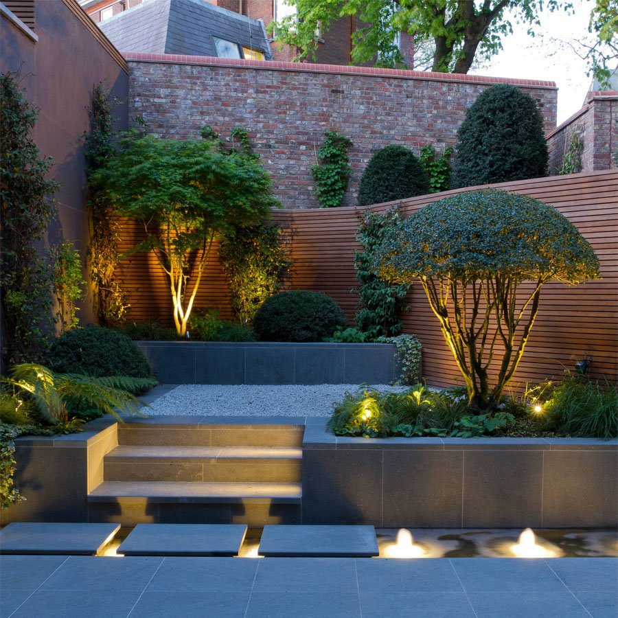 Красивый двор