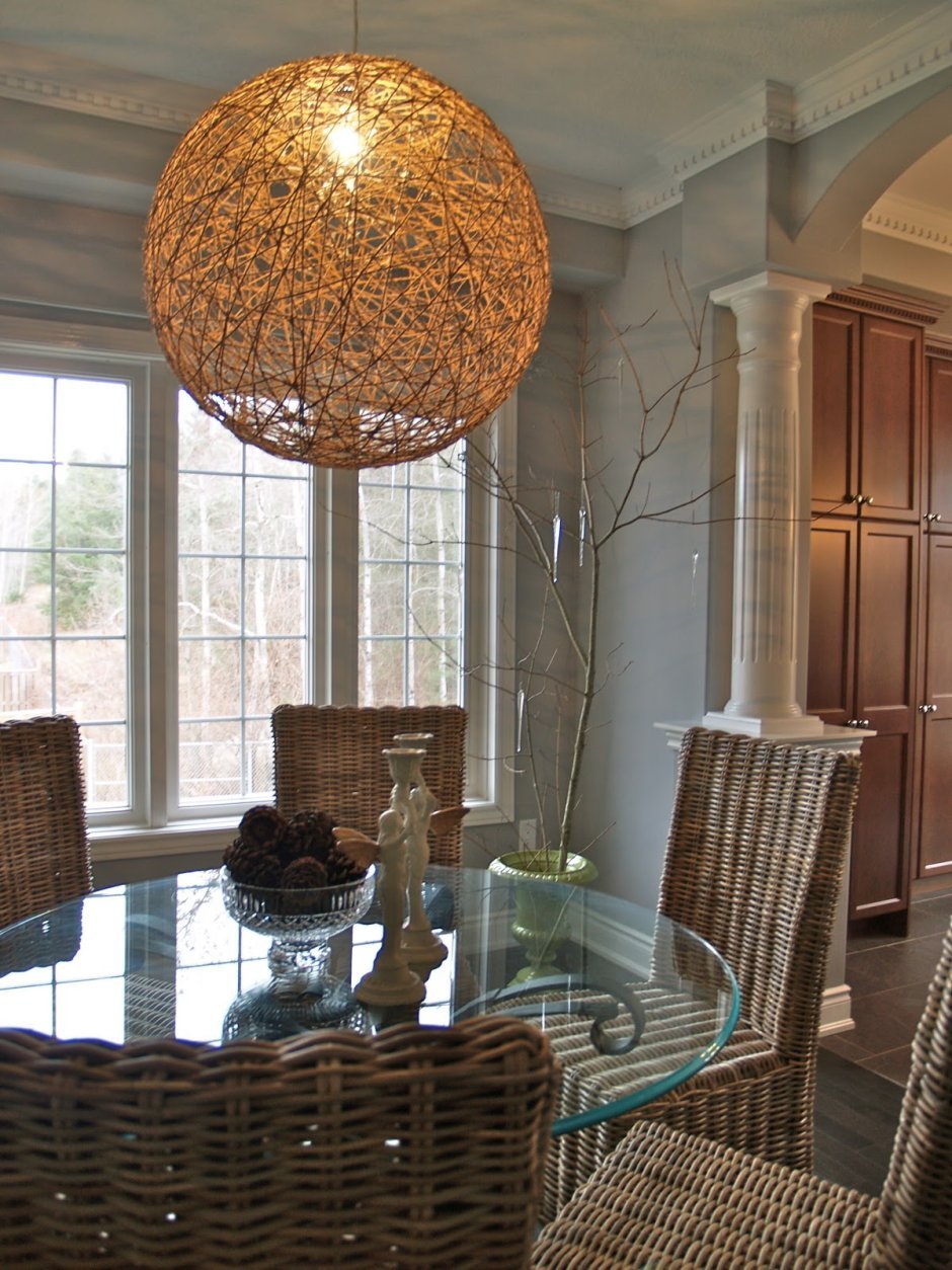 Плетеный абажур из газетных трубочек